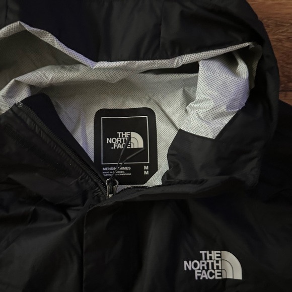 The North Face Venture 2 Dryvent Waterproof Black Hooded Rain Jacket Mens - Picture 2 of 3